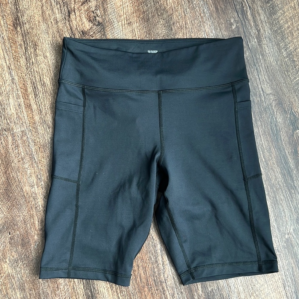Zyia Light n Tight Pocket Hustle shorts